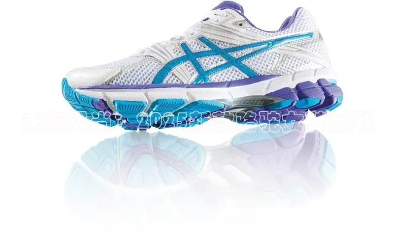 未来风尚：2025新款骆驼女鞋系列